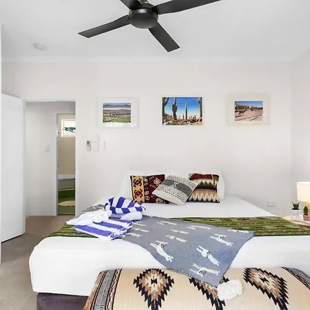 Casa De Playa - Beach Townhouse Holloways Beach Exterior photo